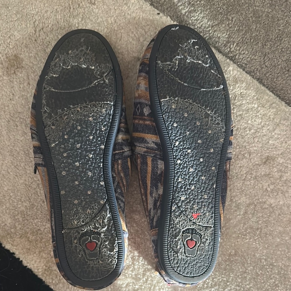 BOB’S Patterned Slip-On - Picture 3 of 6